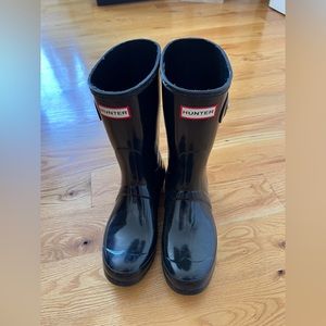 Hunter short glossy rain boots